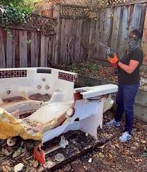 Best Commercial Junk Removal  in Chisholm, MN